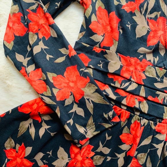 Flowering short romper with  long sleeve - Picture 4 of 5